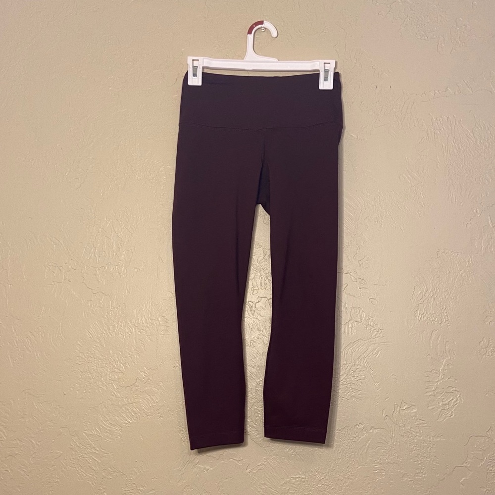 Yogalicious Purple Cropped Leggings LIKE NEW COND.